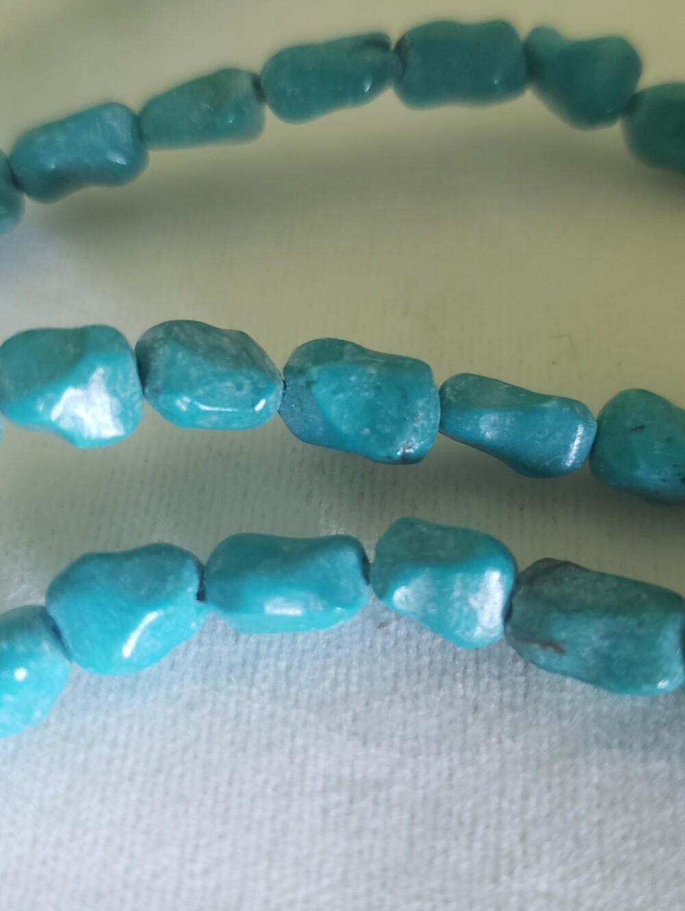 2 Strands Turquoise Howlite - Picture 4 of 6